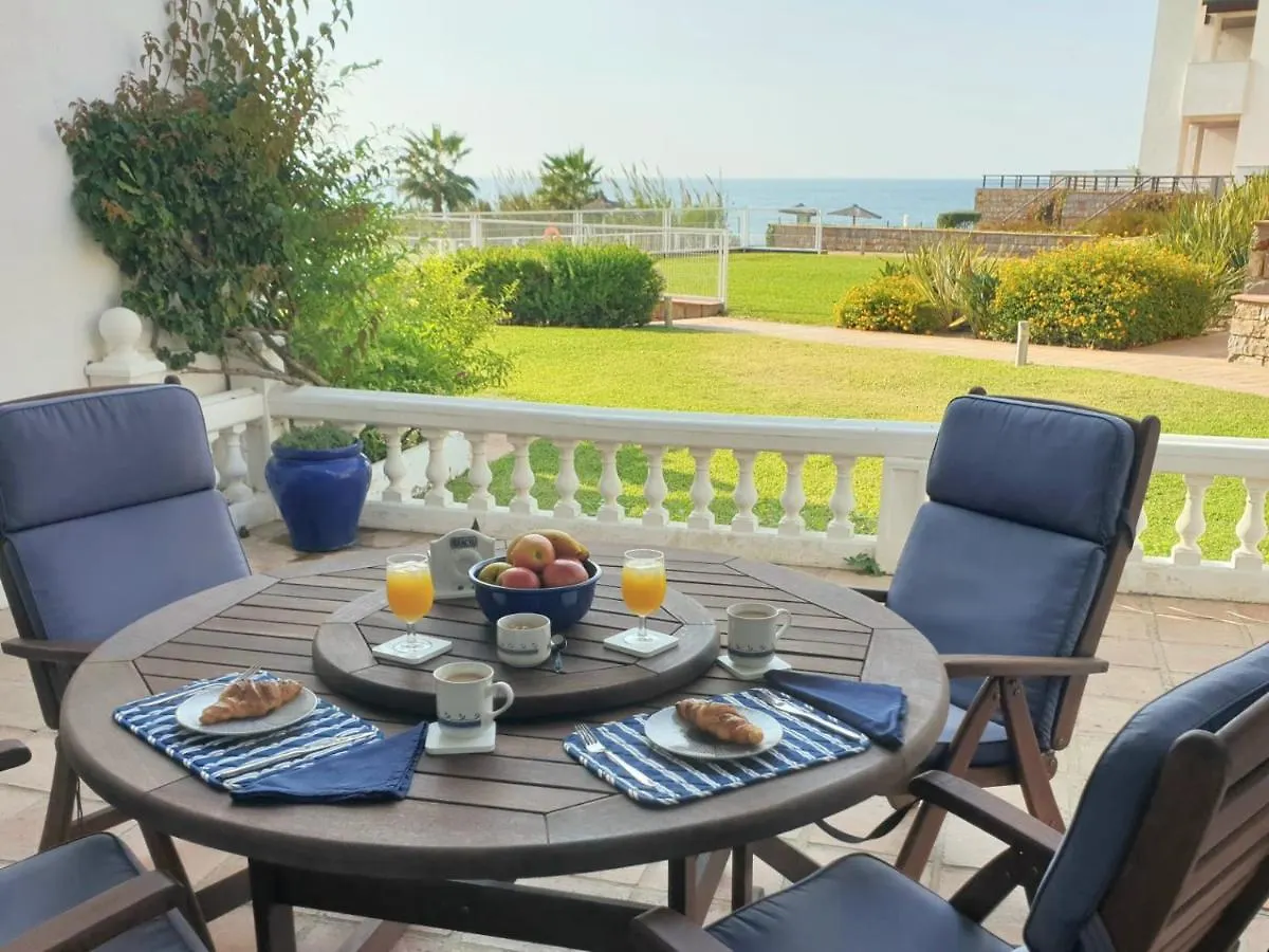 Сasa de vacaciones Casitamar frontline beach house rental Casares Costa near Estepona Bahía de Casares España